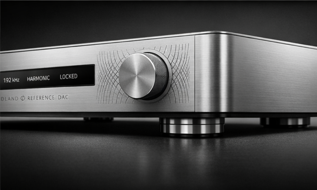 HADLAND Reference DAC - Angled View